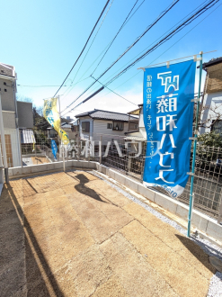 1号棟　庭　【多摩市聖ヶ丘３丁目】お庭はガーデニングや家庭菜園だけでなく、子ども達の遊び場としても最適です　／撮影日2025/02/24