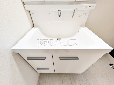 1号棟　洗面室　【多摩市聖ヶ丘３丁目】／撮影日2025/02/02