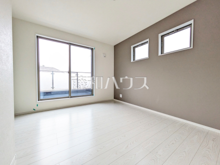 1号棟　居室　【多摩市聖ヶ丘３丁目】
部屋の雰囲気や広さ・眺望・間取りの使い勝手など、是非一度、ご自身の目で確かめてみてください。　／撮影日2025/02/02
