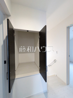 2号棟　収納　【多摩市聖ヶ丘３丁目】
全居室、廊下等に収納スペースを設けた、収納重視の間取りとなっています。　／撮影日2025/02/02