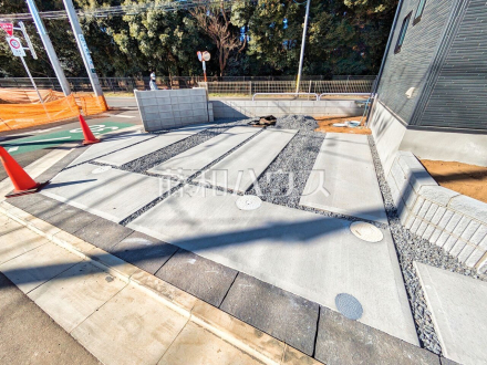 1号棟　カースペース　【清瀬市竹丘３丁目】見学はしたいけど、なかなか時間が取れない・・・そんな方に出勤前や仕事終わりにマイホームを見学できるサポートをいたします。／撮影日2025/02/06