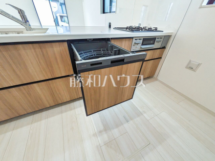 食器洗浄乾燥機　 食洗機は水仕事を軽減するとともに、手洗いに比べ節水効果も期待できます。 ／撮影日2025/03/13