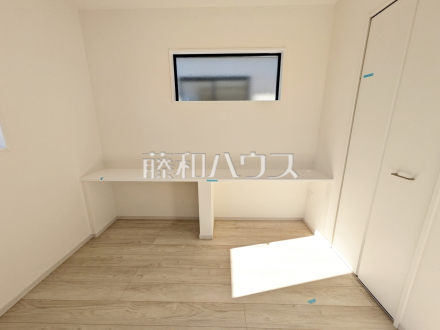 2号棟　リビング　【調布市飛田給３丁目】
リビングに設けたカウンターデスクは、お子様の勉強スペースやデスクワークなどに便利です。　／撮影日2025/01/26