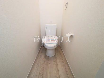 2号棟　温水洗浄機能付きトイレ【調布市飛田給３丁目】
　温水洗浄機能付きトイレで清潔にご使用いただけます。　／撮影日2025/02/07