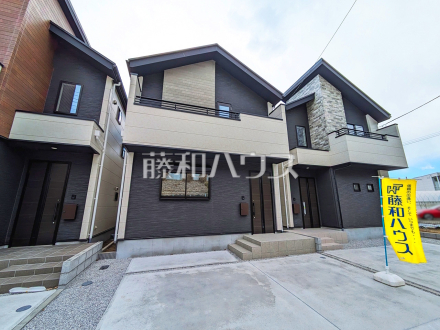 2号棟　外観　【調布市飛田給３丁目】 来客時や駐輪スペースとしても利用可能なカースペース2台可（車種による） ／撮影日2025/02/07