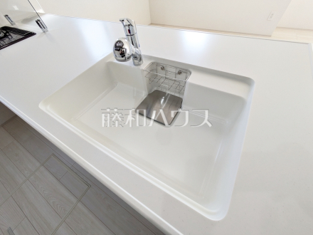 10号棟　浄水器一体型水栓　【調布市深大寺北町７丁目】
　いつでもおいしいお水が飲める浄水器一体型水栓も完備　／撮影日2025/02/17