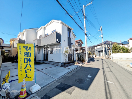 接道状況および現場風景　【調布市深大寺北町６丁目】5.2ｍ道路面につき車の出し入れも楽々です。／撮影日2025/01/30