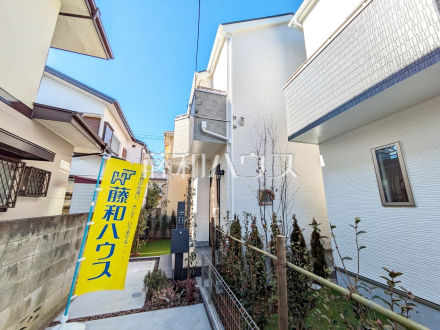 1号棟　外観　【調布市深大寺北町６丁目】 道路から奥まった住まいは、車や人通りも気にならずプライバシーの確保された住空間を保つことができます。 ／撮影日2025/01/30