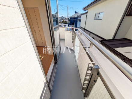 1号棟　バルコニー　【調布市深大寺北町６丁目】
南向きのバルコニーは日差しもたっぷり注ぎ、お洗濯物もよく乾きます。　／撮影日2025/01/30