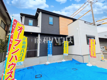 外観　【八王子市下柚木２丁目】
モノトーンを中心とした配色の現代的なデザイン。直線的ですっきりとしたスクエアなデザインが、お客様のお住まいを都会的に印象づけます。　／撮影日2025/05/15