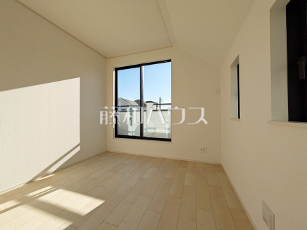 E号棟　居室　【三鷹市中原３丁目】
部屋の雰囲気や広さ・眺望・間取りの使い勝手など、是非一度、ご自身の目で確かめてみてください。　／撮影日2025/01/31
