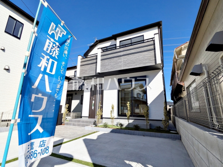 E号棟　外観　【三鷹市中原３丁目】
堂々完成、いつでもご内覧いただけます！ぜひ実物をご覧いただきたく思います。喜んでご案内いたしますのでお気軽にお問合せ下さい。　／撮影日2025/02/08