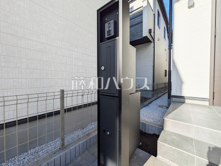 E号棟　インターフォン・郵便受け　【三鷹市中原３丁目】／撮影日2025/01/31