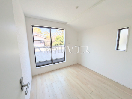 5号棟　居室　【小平市上水新町２丁目】
部屋の雰囲気や広さ・眺望・間取りの使い勝手など、是非一度、ご自身の目で確かめてみてください。　／撮影日2025/04/05