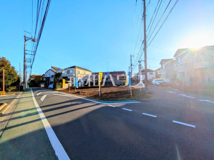 接道状況および現場風景　セミオーダー型住宅のご提案です。「こんな部屋を作りたい」「こんな風に暮らしたい」というお客様の夢をぜひお聞かせください。【立川市若葉町１丁目】／撮影日2024/12/02