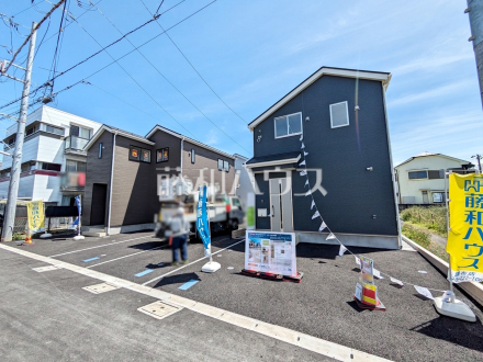 ≪現場風景≫堂々完成、いつでもご内覧いただけます！ぜひ実物をご覧いただきたく思います。喜んでご案内いたしますのでお気軽にお問合せ下さい。　　【調布市深大寺北町４丁目】

／撮影日2025/05/11