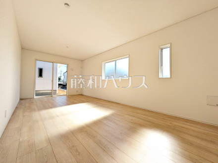 4号棟　リビング　【調布市深大寺北町４丁目】／撮影日2025/02/14