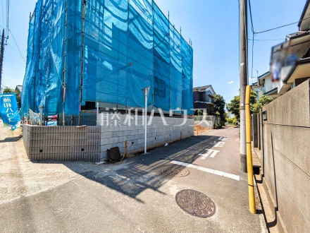 接道状況および現場風景　【西東京市向台町４丁目】 物件の事、諸費用の事など、小さな疑問もお気軽にご連絡・ご相談下さい。 ／撮影日2025/04/14