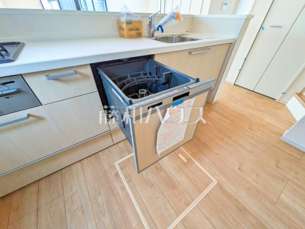 食器洗浄乾燥機　 ビルトイン食洗機は毎日の家事を軽減させてくれます。またワークトップも広々使え機能性も向上します ／撮影日2025/06/09