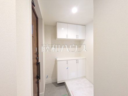 1号棟　玄関　【府中市清水が丘３丁目】／撮影日2025/03/30