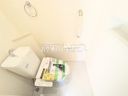 3号棟　トイレ　【八王子市石川町】
各階にトイレを設けておりますので、朝の忙しい時間などトイレの取り合いで喧嘩になることも少なそうですね。　／撮影日2025/02/15