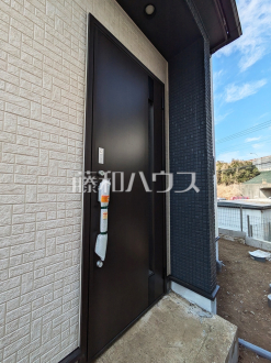 4号棟　玄関　【八王子市石川町】／撮影日2025/02/28