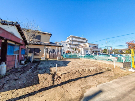 ≪現地外観≫建築条件はございませんので、ライフスタイルに合わせた自由なマイホームづくりが可能です。【調布市下石原１丁目】 　／撮影日2024/11/29
