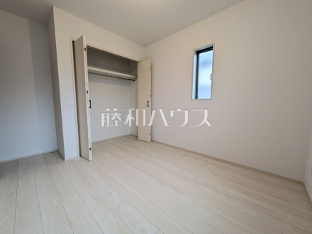 将来のライフスタイルの変化にも対応できる、汎用性の高い一部屋。子ども部屋や書斎、リモートワークスペースとしても柔軟に活用いただけます。／撮影日2025/06/22