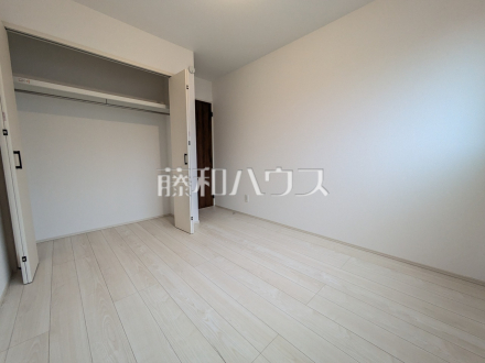 将来のライフスタイルの変化にも対応できる、汎用性の高い一部屋。子ども部屋や書斎、リモートワークスペースとしても柔軟に活用いただけます。／撮影日2025/06/22