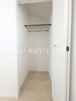 収納　見学はしたいけど、なかなか時間が取れない・・・そんな方に出勤前や仕事終わりにマイホームを見学できるサポートをいたします♪【練馬区西大泉４丁目】／撮影日2025/03/14