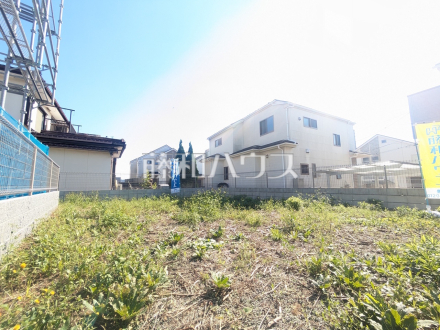 2号地 現地写真 【日野市西平山5丁目】視界いっぱいに広がる青空から、陽光が降り注ぎます。ここに暮らす方々にとって素敵な環境や快適な暮らしを実現します。/撮影日2026/10/09