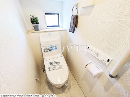 3号棟　トイレ　【八王子市石川町】
ウォシュレット付きトイレ！リビング・お風呂に続いて意外と癒しの空間かも！？　／撮影日2025/04/19