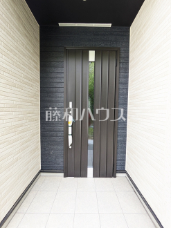 8号棟　玄関　【八王子市石川町】／撮影日2025/03/21