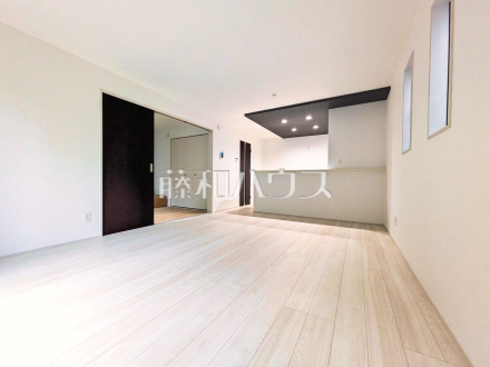 8号棟　リビング　【八王子市石川町】／撮影日2025/04/13