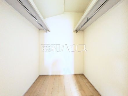 4号棟　ウォークインクローゼット　【小平市小川東町５丁目】／撮影日2025/04/10