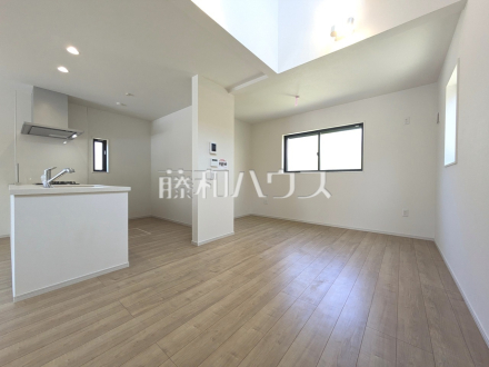 床暖房で足元ぽかぽか【東村山市萩山町１丁目】リビング／撮影日2025/05/08
