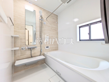 4号棟　浴室　【小平市小川町１丁目】
一日の疲れを癒す、優しい色合いのバスルーム　／撮影日2025/06/09