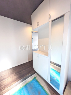 8号棟　玄関　【小平市小川町１丁目】／撮影日2025/04/06