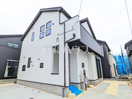 9号棟　外観　【小平市小川町１丁目】
見学はしたいけど、なかなか時間が取れない…そんな方に出勤前や仕事終わりにマイホームを見学できるサポートをいたします。　／撮影日2025/04/25