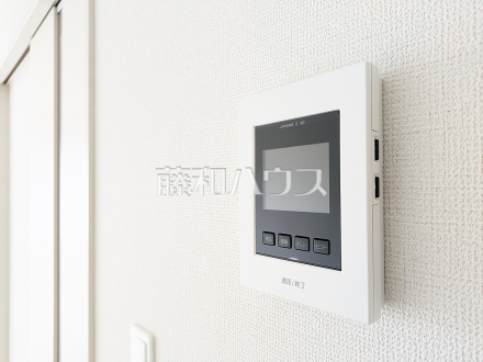 12号棟　TVモニター付インターホン　【小平市小川町１丁目】　TVモニター付きインターホンのため訪問者がひと目で分かります／撮影日2025/05/09