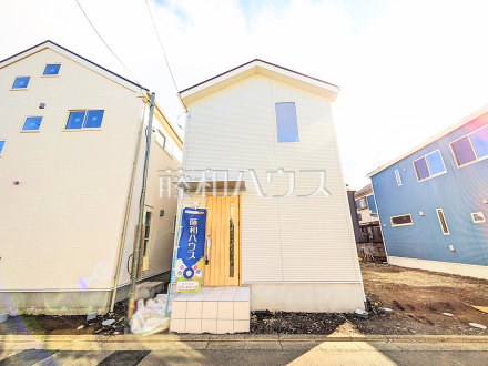 B号棟　外観　【小平市上水本町１丁目】
順調に工事が進んでいます。実際の街並みの様子が段々見えて参りました。ぜひ実際に現地をご見学下さいませ。　／撮影日2025/03/17
