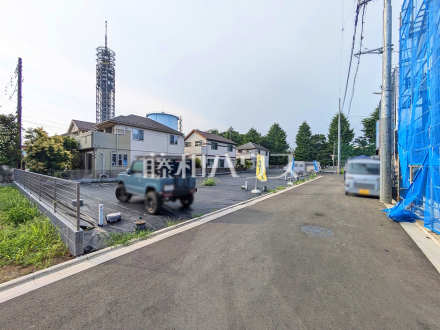 接道状況および現場風景　【西東京市芝久保町５丁目】
お住まい探しは、家の良し悪しだけでなく周辺環境も重要なポイントです。ぜひ一度お客様の目でご覧ください。　／撮影日2025/07/04