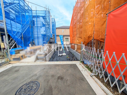 20号地　接道状況および現場風景　【西東京市芝久保町５丁目】／撮影日2025/07/04