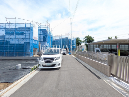 接道状況および現場風景　【東村山市廻田町２丁目】お住まい探しは、家の良し悪しだけでなく周辺環境も重要なポイントです。ぜひ一度お客様の目でご覧ください／撮影日2025/05/15