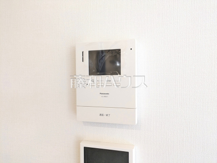 9号棟　TVモニター付きインターホン　【東村山市廻田町２丁目】　TVモニター付きインターホンのため訪問者がひと目で分かります／撮影日2025/06/05