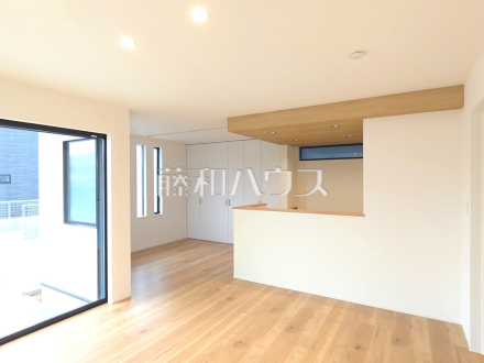 12号棟　リビング　【東村山市廻田町２丁目】　 たっぷりの日差しや心地良い風が入る、広々としたリビングが魅力☆彡／撮影日2025/05/24