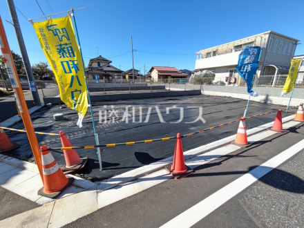 1号地　現地写真　【東村山市廻田町２丁目】視界いっぱいに広がる青空から、陽光が降り注ぎます。／撮影日2024/11/07