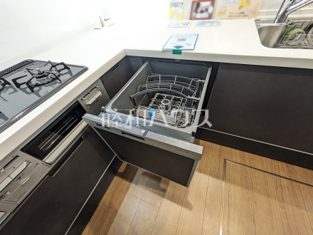 1号棟　食器洗浄乾燥機　【小平市仲町】　ビルトイン食洗機を標準完備し、家事時間が短縮できます。 ／撮影日2025/04/17