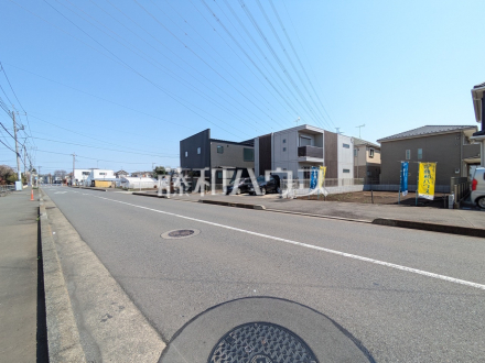 接道状況および現場風景　【日野市東平山２丁目】お住まい探しは、家の良し悪しだけでなく周辺環境も重要なポイントです。ぜひ一度お客様の目でご覧ください。　／撮影日2025/03/23