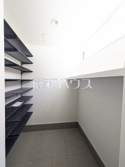 4号棟　シューズインクローゼット　【府中市白糸台１丁目】／撮影日2025/07/18